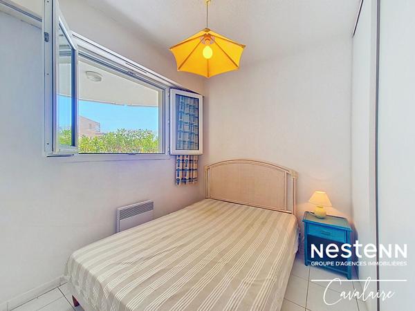 Appartement Cavalaire-sur-mer 2 pièce centre ville au calme en rez-de-jardin