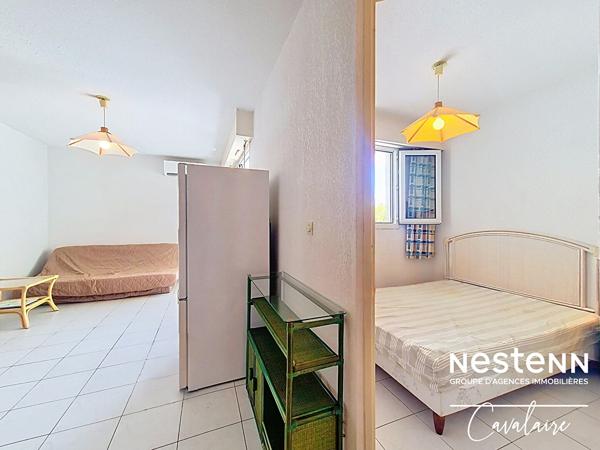 Appartement Cavalaire-sur-mer 2 pièce centre ville au calme en rez-de-jardin