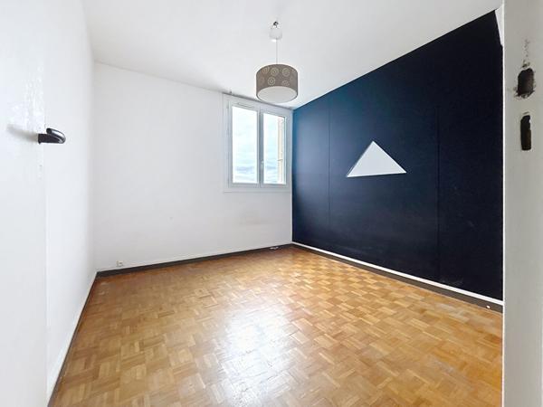 Appartement 2 pièces à vendre à Marseille - Vue dégagée, calme, avec parking et cave