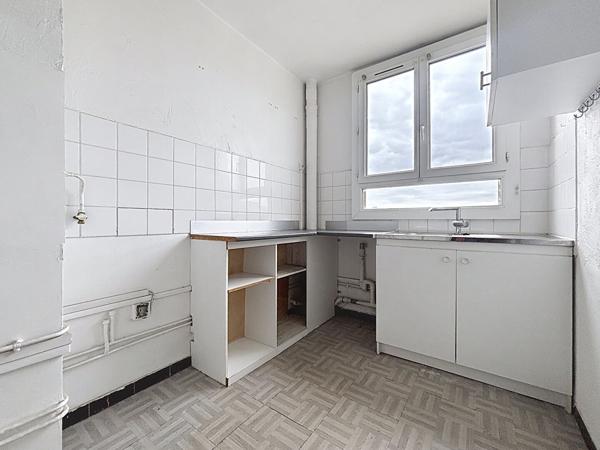 Appartement 2 pièces à vendre à Marseille - Vue dégagée, calme, avec parking et cave
