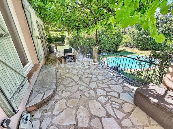 Fond d'impasse jolie maison, piscine, calme à Peymeinade 6 pièces 117.7 m2