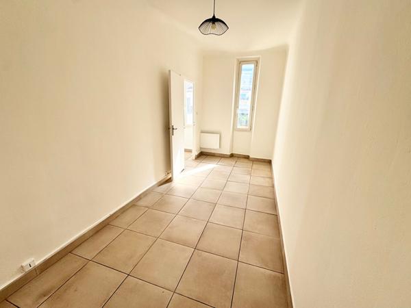 Appartement  T4 pièce(s) 74m2² Env- Avenue de Mazargues Prado - Dernier étage