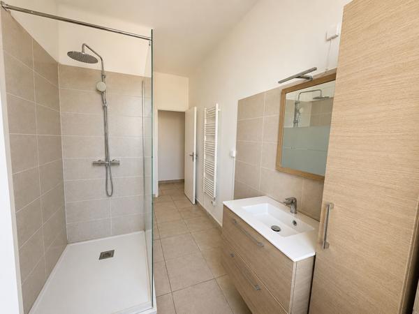 Appartement  T4 pièce(s) 74m2² Env- Avenue de Mazargues Prado - Dernier étage