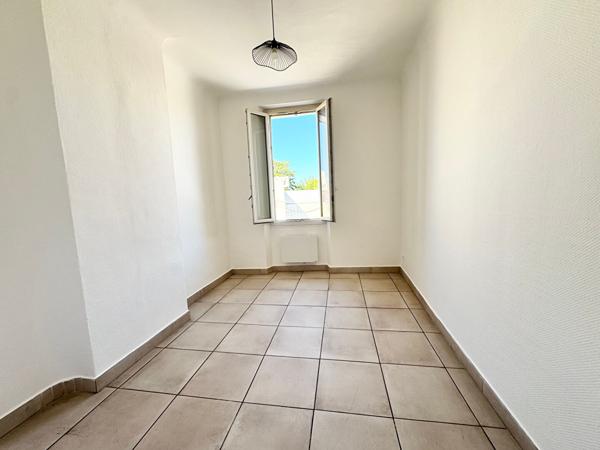 Appartement  T4 pièce(s) 74m2² Env- Avenue de Mazargues Prado - Dernier étage