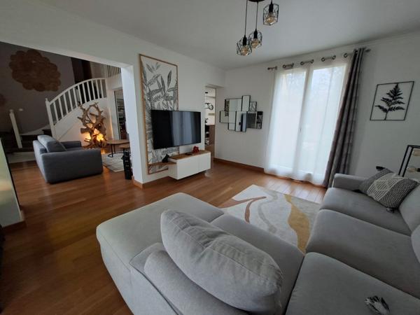 Maison d’architecte 6 pièces – 4 chambres