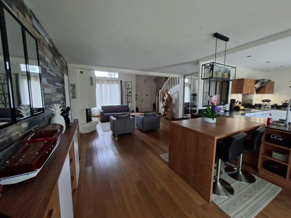 Maison d’architecte 6 pièces – 4 chambres