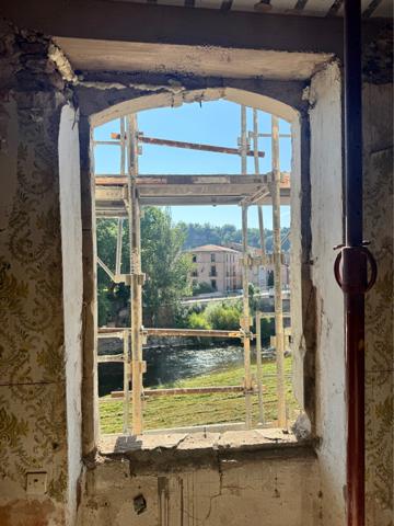 Bédarieux (34600) Maison de village en cours de rénovation 79 m2 et sa cave de 35 m2 face à l'Orb