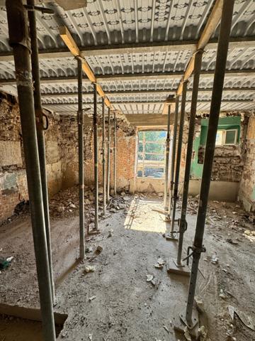 Bédarieux (34600) Maison de village en cours de rénovation 79 m2 et sa cave de 35 m2 face à l'Orb