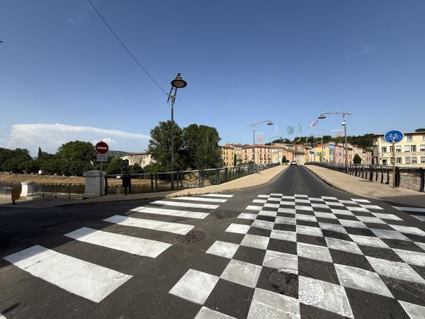 Bédarieux (34600) Maison de village en cours de rénovation 79 m2 et sa cave de 35 m2 face à l'Orb
