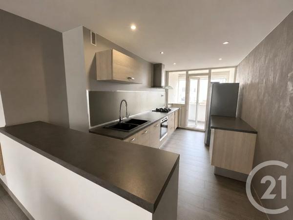 Appartement T3 à vendre  3 pièces - 67 m 2   ST ETIENNE  - 42