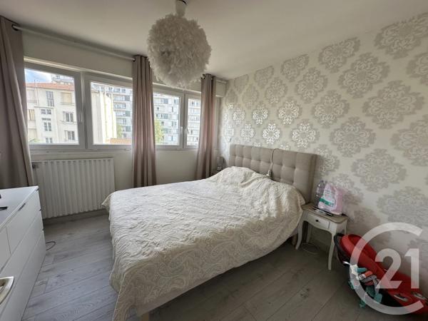 Appartement T3 à vendre  3 pièces - 67 m 2   ST ETIENNE  - 42