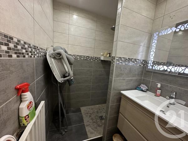 Appartement T3 à vendre  3 pièces - 67 m 2   ST ETIENNE  - 42