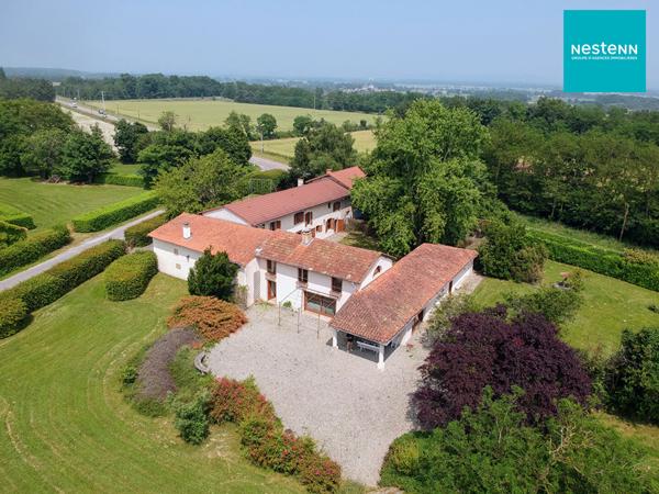 13 min Montbrison (42600) : ANCIEN CORPS DE FERME EN "L" !!!