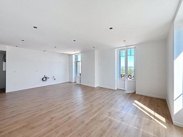 Appartement de 105 m²  avec parking et  DPE A