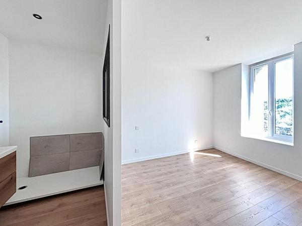 Appartement de 105 m²  avec parking et  DPE A