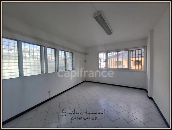 A LOUER – Local professionnel de 81 m² – Centre-ville de Fort-de-France