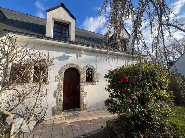 A VENDRE - MESQUER PROCHE CENTRE ET PLAGES - MAISON FAMILIALE T6
Proche du Centre de Mesquer, ...