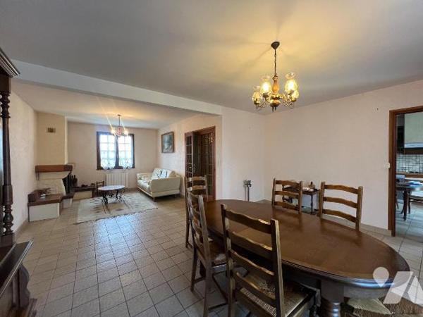 A VENDRE - MESQUER PROCHE CENTRE ET PLAGES - MAISON FAMILIALE T6
Proche du Centre de Mesquer, ...
