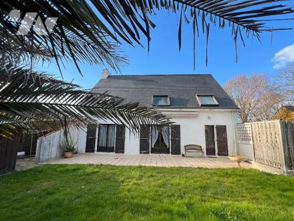 A VENDRE - MESQUER PROCHE CENTRE ET PLAGES - MAISON FAMILIALE T6
Proche du Centre de Mesquer, ...