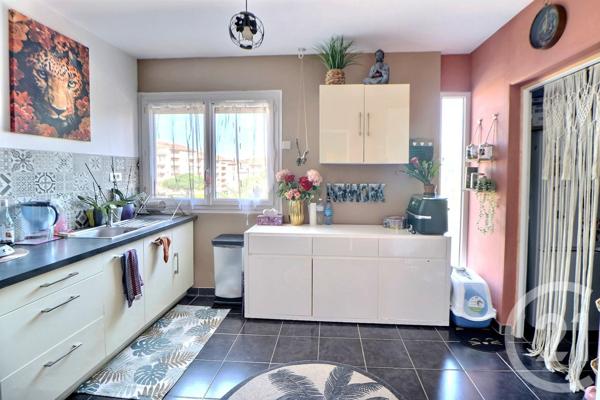 Appartement T4 à vendre  4 pièces - 76 m2 FREJUS - 83