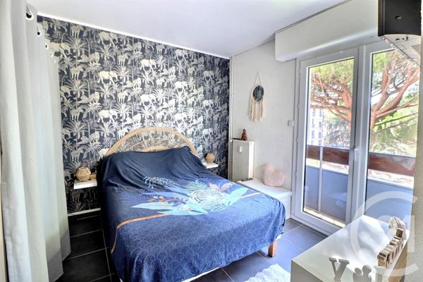 Appartement T4 à vendre  4 pièces - 76 m2 FREJUS - 83