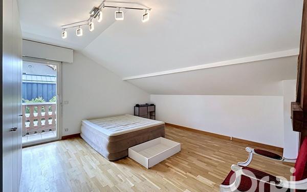 Maison à vendre    8 pièces • 254 m2 Ambilly