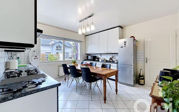 Maison à vendre    8 pièces • 254 m2 Ambilly