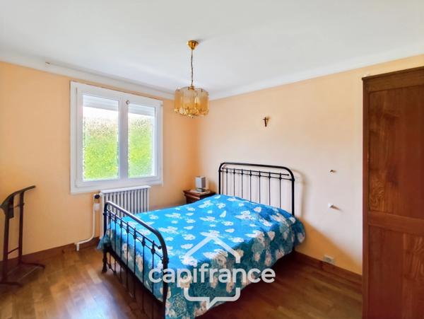 Dpt Sarthe (72), à vendre BESSE SUR BRAYE maison P6 de 94 m² - Terrain de 524,00 m²