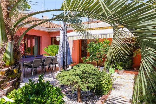 Maison à vendre |  Saint-Laurent-de-Cognac |  4 pièces | 189 m²