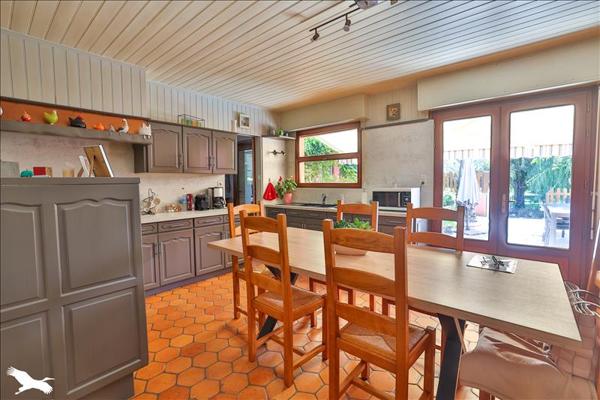 Maison à vendre |  Saint-Laurent-de-Cognac |  4 pièces | 189 m²