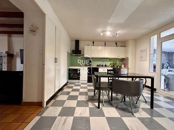 79800 PAMPROUX Charmante Maison de 133m² à Pamproux