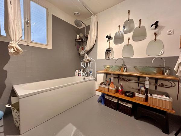 79800 PAMPROUX Charmante Maison de 133m² à Pamproux