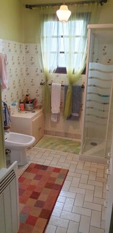 Pavillon 5 pièces - 3 chambres  - 105 m²  - sous sol total + garage extérieur - terrain 1070 m²