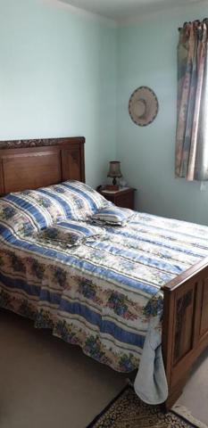 Pavillon 5 pièces - 3 chambres  - 105 m²  - sous sol total + garage extérieur - terrain 1070 m²