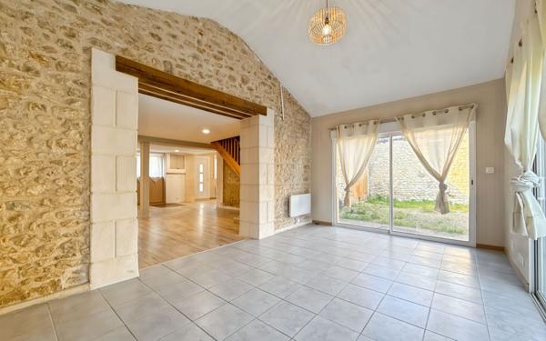 Maison à vendre    4 pièces • 116,76 m2 Bazoches-en-Dunois