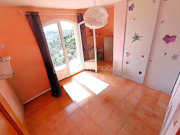 Maison de 225 m²