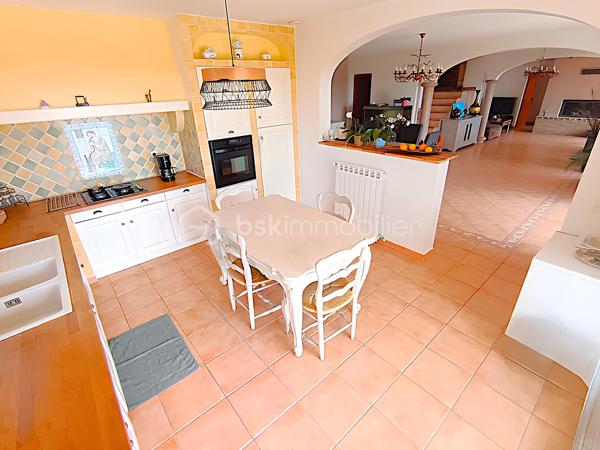 Maison de 225 m²