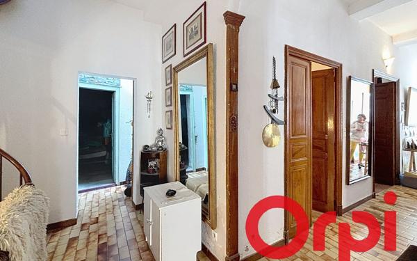 Maison à vendre    8 pièces •  Espira-de-l'Agly