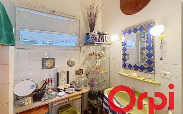 Maison à vendre    8 pièces •  Espira-de-l'Agly