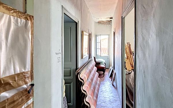 Maison à vendre    8 pièces •  Espira-de-l'Agly