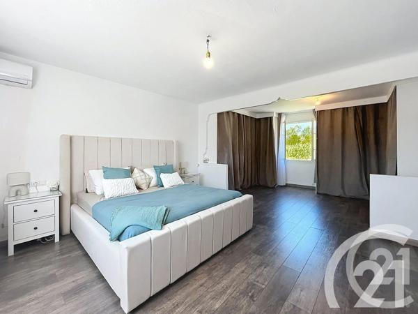 Maison à vendre  8 pièces - 238 m 2   CAVAILLON  - 84
