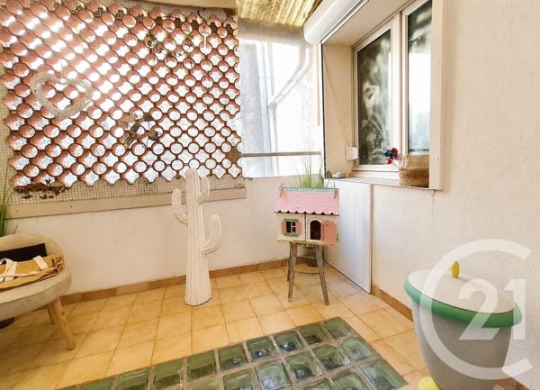 Appartement F3 à vendre  3 pièces - 72 m 2   CARPENTRAS  - 84
