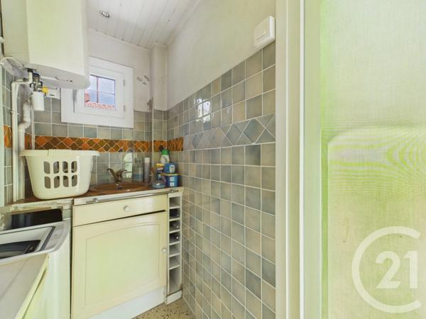 Maison à vendre  6 pièces - 150,50 m 2   LA VALETTE DU VAR  - 83