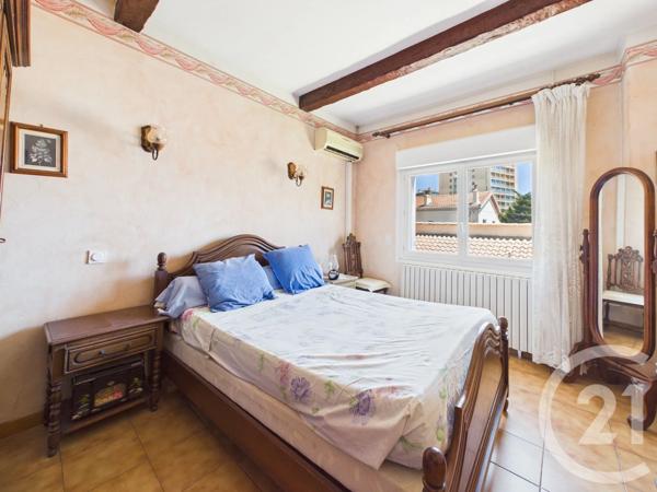 Maison à vendre  6 pièces - 150,50 m 2   LA VALETTE DU VAR  - 83