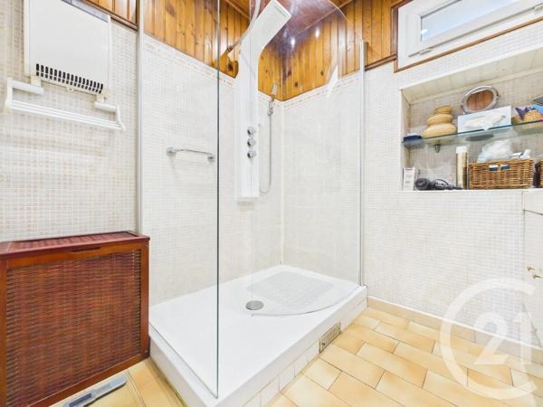 Maison à vendre  6 pièces - 150,50 m 2   LA VALETTE DU VAR  - 83