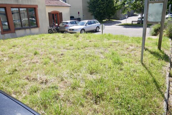 IMMEUBLE A USAGE DE BUREAUX OU AUTRES...