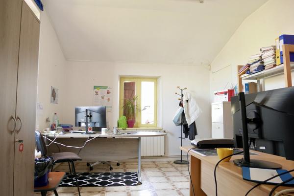 IMMEUBLE A USAGE DE BUREAUX OU AUTRES...