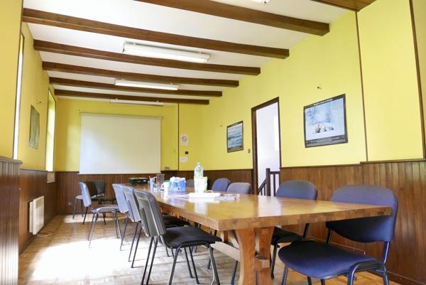 IMMEUBLE A USAGE DE BUREAUX OU AUTRES...