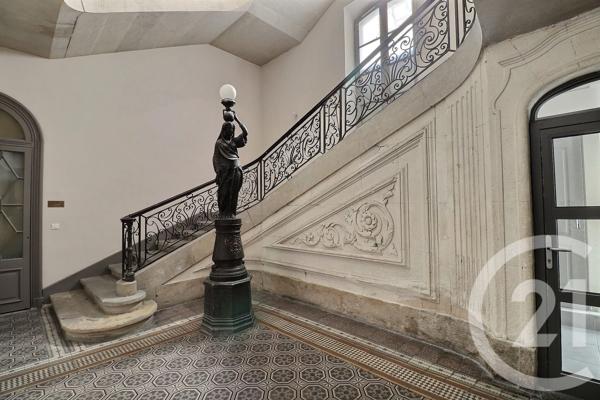 Appartement T3 à vendre  6 pièces - 59,18 m 2   CARPENTRAS  - 84