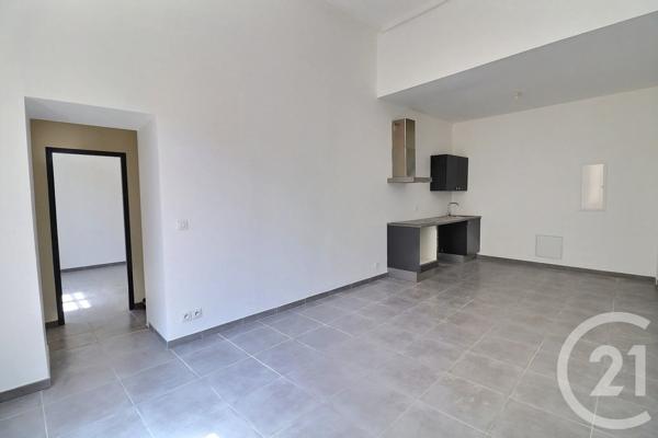 Appartement T3 à vendre  6 pièces - 59,18 m 2   CARPENTRAS  - 84